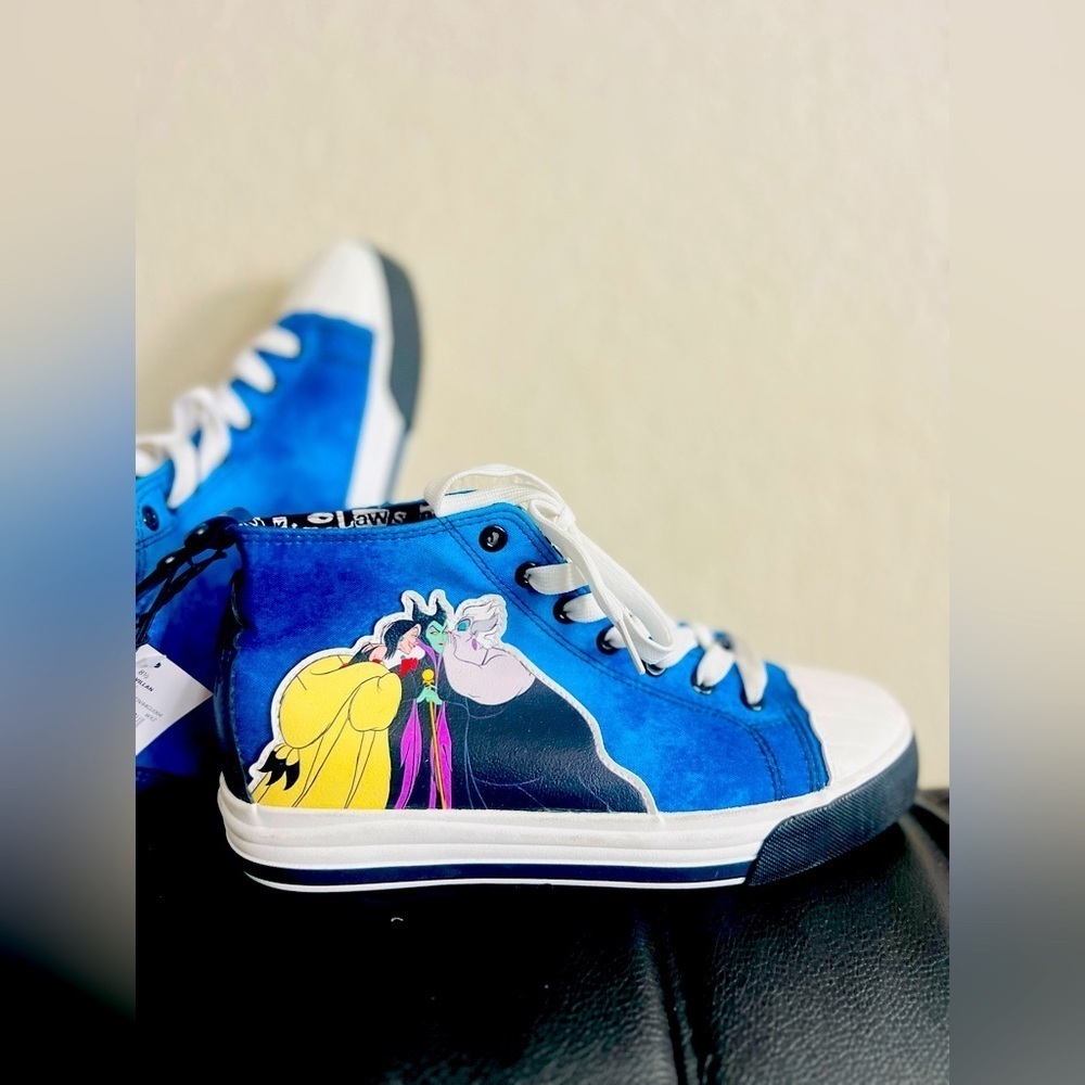 Disney Villains High Top Sneakers Women's Size 8.5 Lace Up Cruella Maleficent